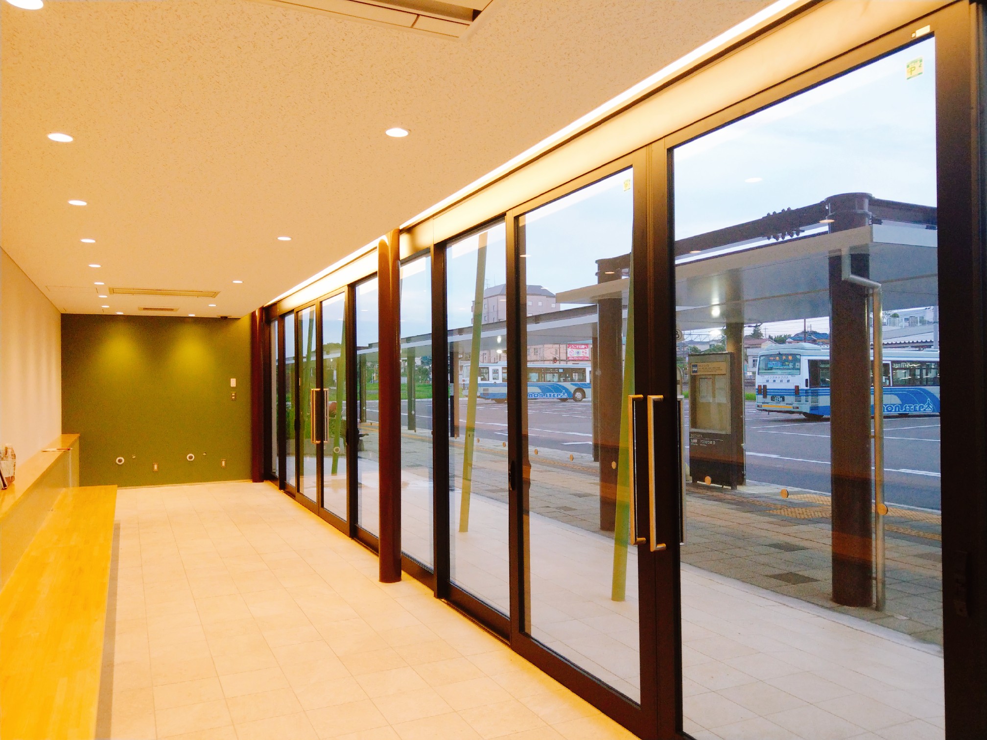 駅 ホーム の待合室はエアコンが効いてて快適！ある駅とない駅の違いとはちゃんおじのスマートライフ