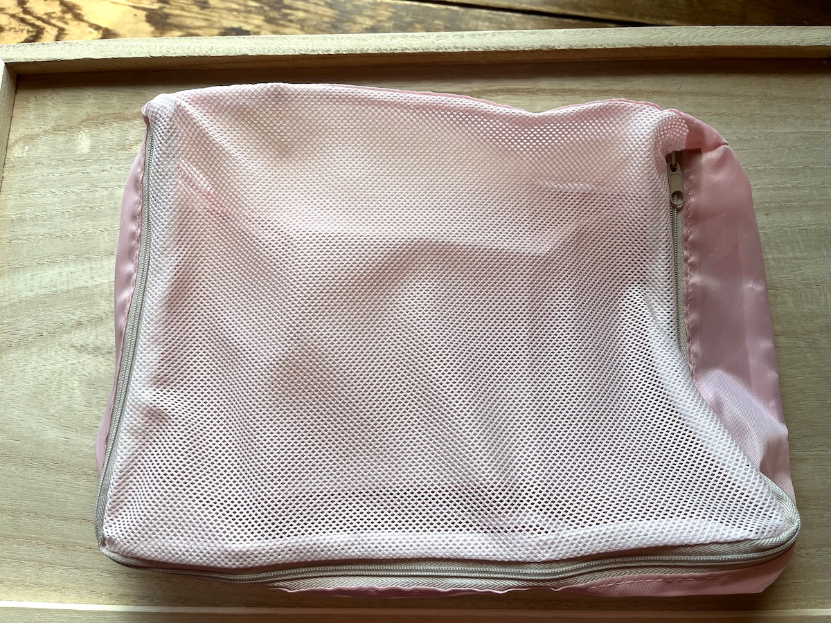 100均「トラベルケース SS2P」の商品情報とサイズ・収納例。ダイソーとセリアで販売 4965534143110