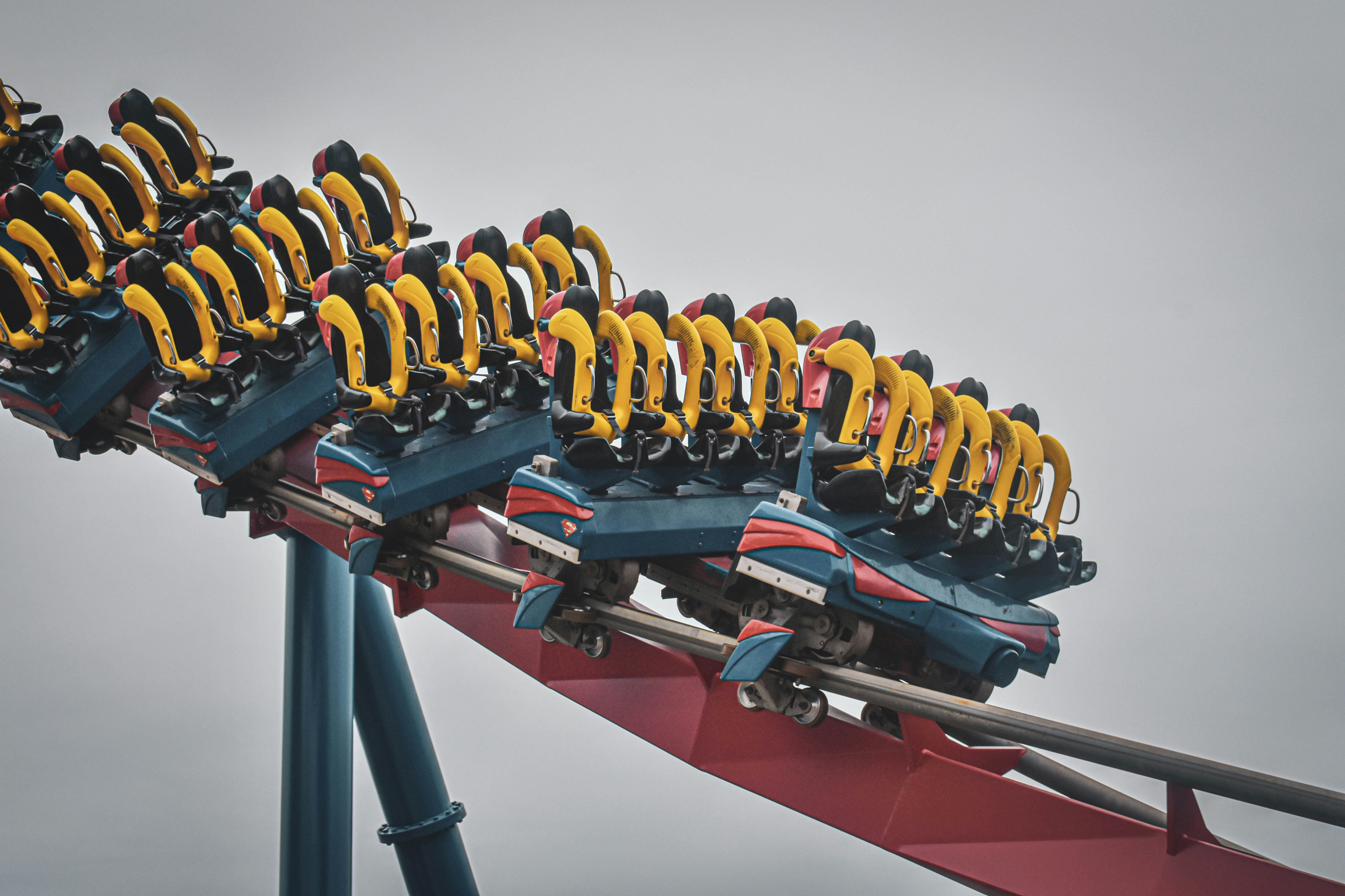 シックスフラッグス・マジックマウンテン Six Flags Magic Mountainロサンゼルス観光ガイド現地情報誌ライトハウス