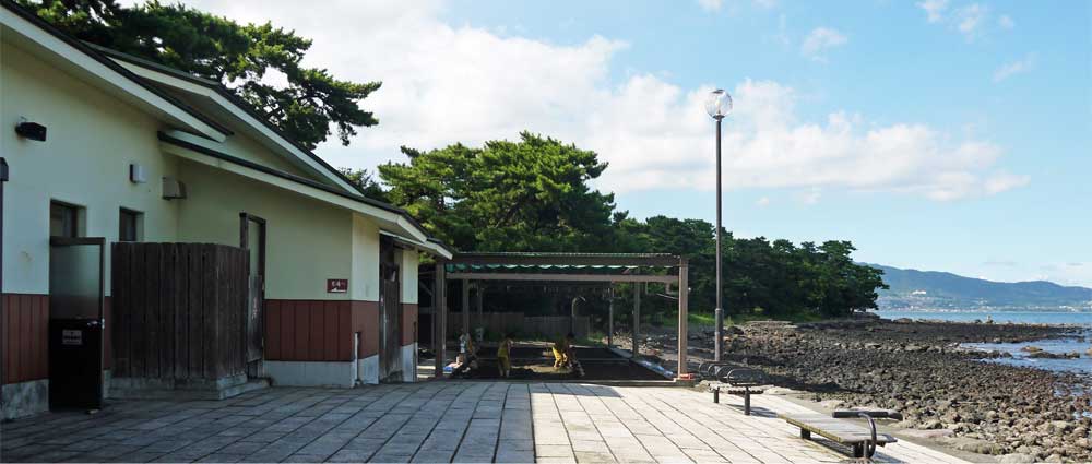 42度の砂に埋もれてデトックス！「別府海浜砂湯」ゆこたび