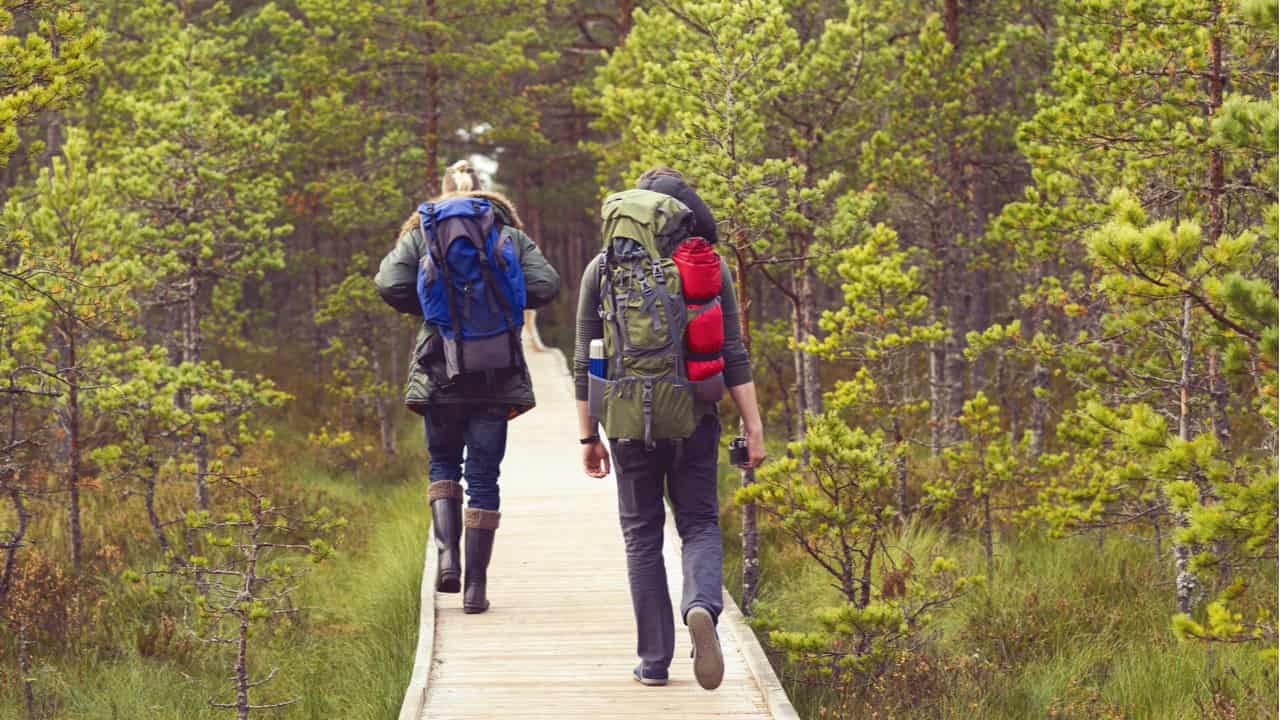 アウトドアリビングとは？つくり方と実例、家具の選び方や目隠しの方法、メンテナンスや注意点も解説SUUMOお役立ち情報