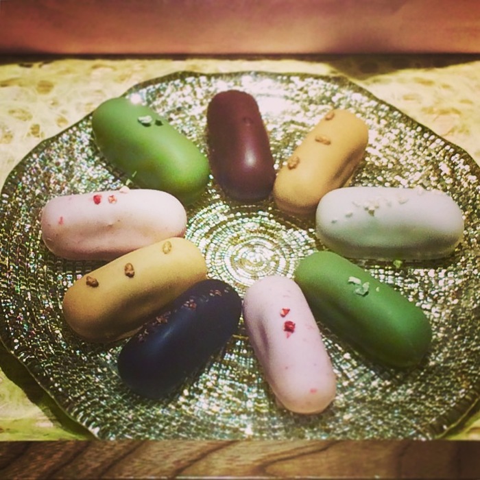 新宿のお土産ランキング11選！日持ちする人気のお菓子やしょっぱい系も！お土産売り場もご紹介 - おみとら