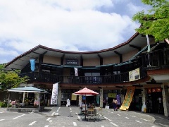 鹿児島 本格的な足湯も楽しめる霧島温泉市場マフィンTravel