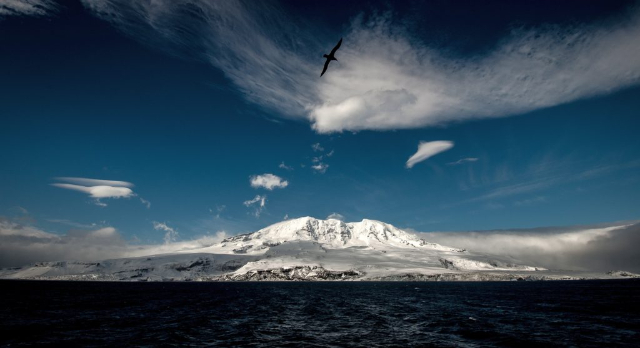 ハード島とマクドナルド諸島 - YouTube