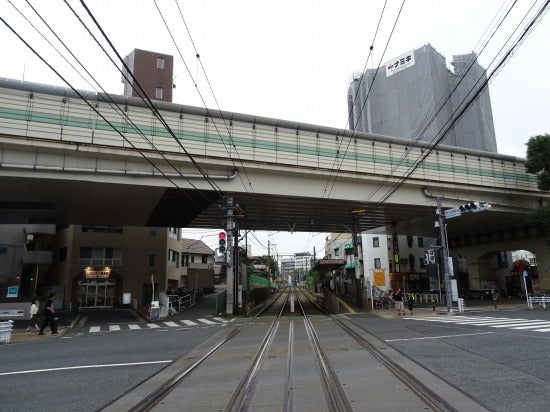 池袋駅による東池袋駅から地下鉄、 バス、 タクシー、 徒歩への移動