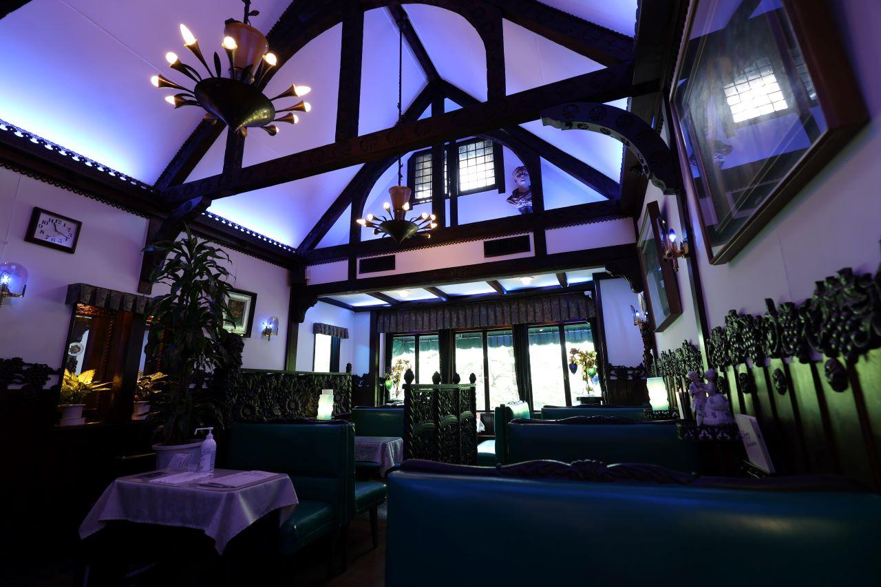 京都の最高エモい夜カフェ「Cafe Bibliotic HELLO!」🌙📖