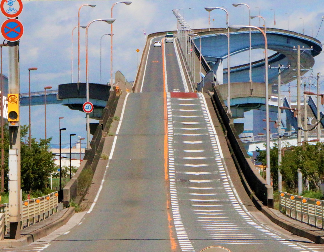 なみはや大橋と千歳橋 大阪市大正区 。港大橋地点から眺める２つの巨大な橋梁🏙️🌉大阪港は橋のデパートや〜🏬