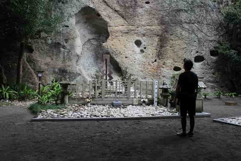 花窟神社 花の窟神社 ：熊野の観光名所