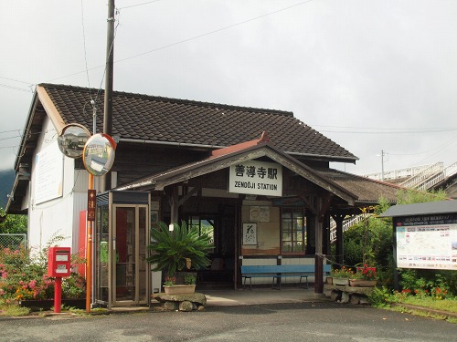 その5 久大本線善導寺駅の減築された木造駅舎 ☆日帰り筑後良い駅巡りの旅 -