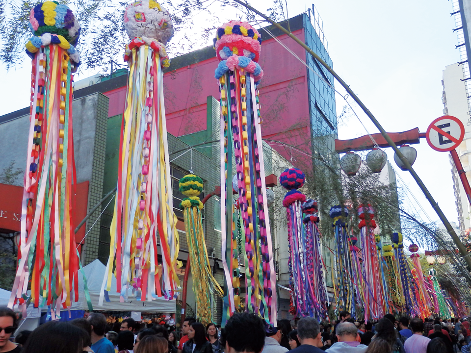 日系人も多い東洋人街リベルダーデ - 株式会社アルファインテル