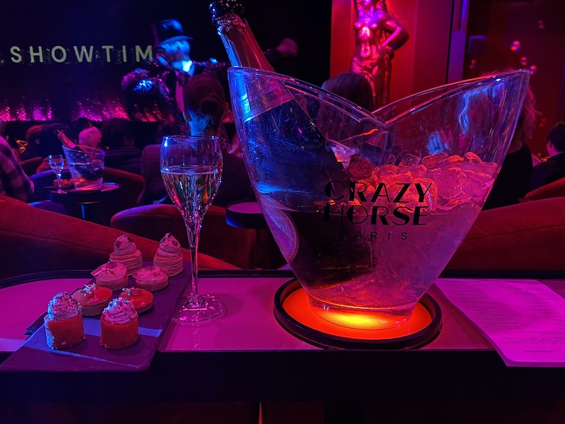 クレイジーホース チケット パリKlook