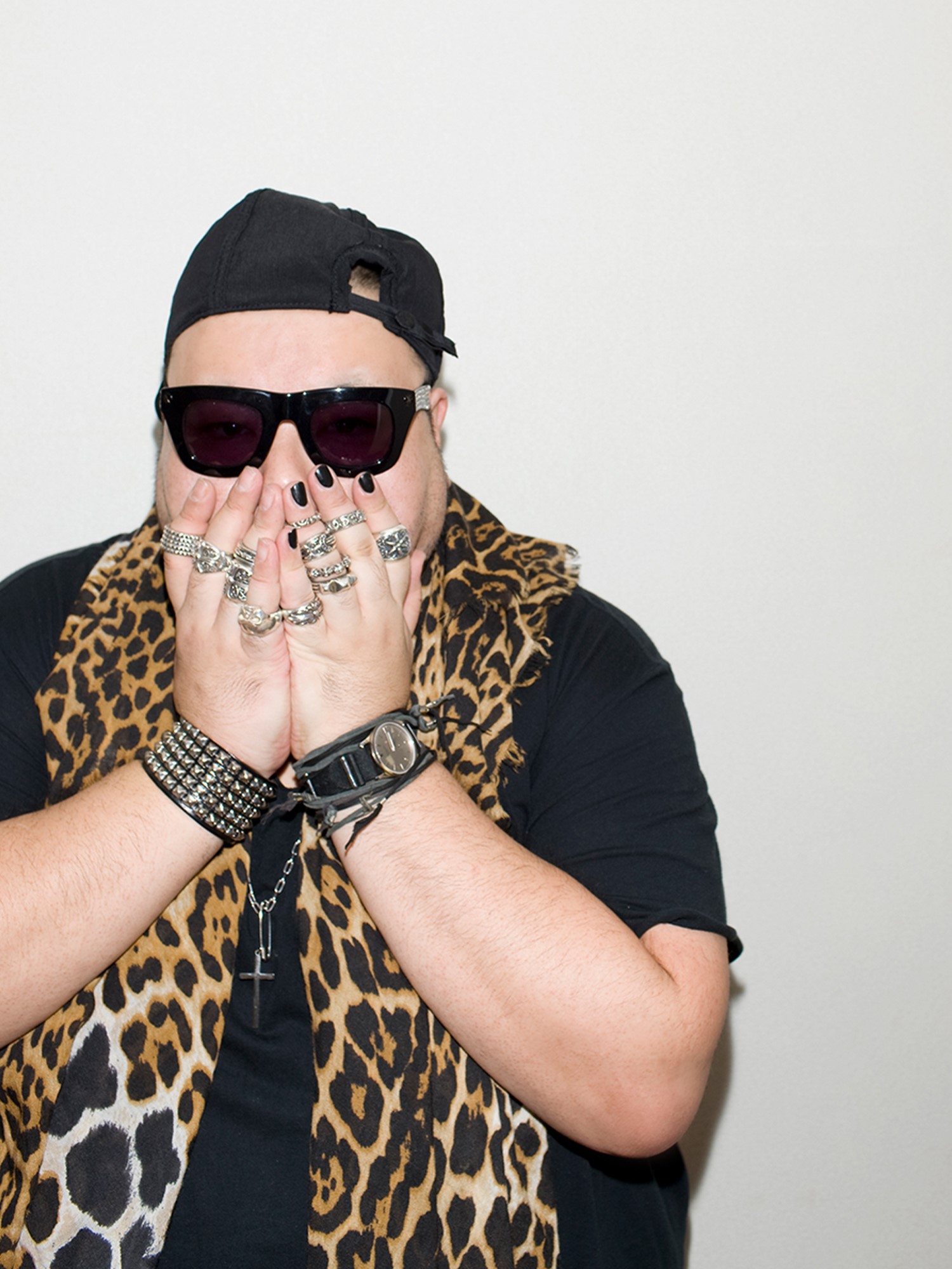 ジジオカ - SearchX