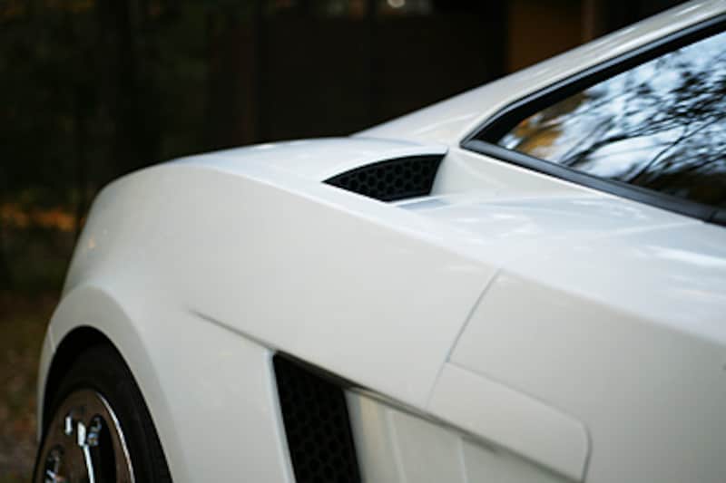 ランボルギーニのコーティング ガラスコーティング は和歌山のカーコーティング専門店CBWへ