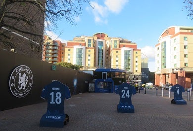 チェルシーの本拠地「スタンフォード・ブリッジ」のスタジアムツアーに参加してみた！🇬🇧 テムズの畔で𝐋𝐢𝐟𝐞 𝐁𝐲 𝐓𝐡𝐞𝐓𝐡𝐚𝐦𝐞𝐬