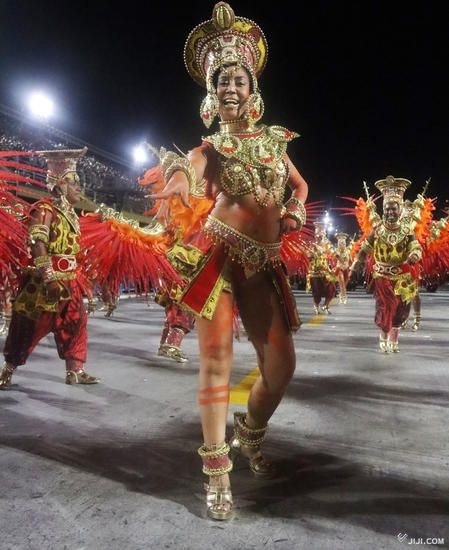 リオのカーニバル 2025年２日夜にブラジ ：リオのカーニバル 写真特集：時事ドットコム