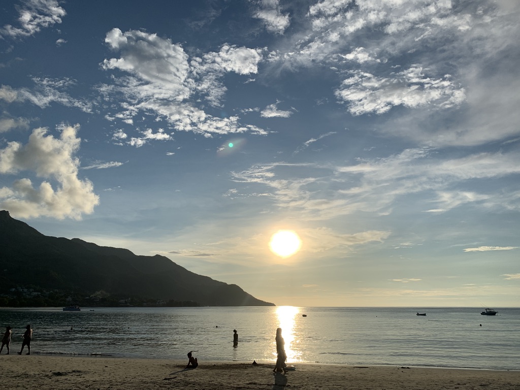 セーシェル旅行・ツアー 航空券＋ホテル格安のオリジナル旅行ならエクスペディア