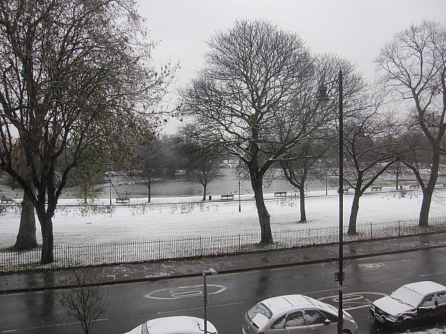 ロンドンに降り続く雪: London Photography