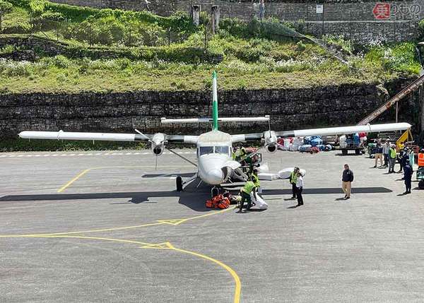 テンジンヒラリー空港 旧ルクラ空港 にBN2アイランダーで挑戦!! ＠TenzingHillary lukla