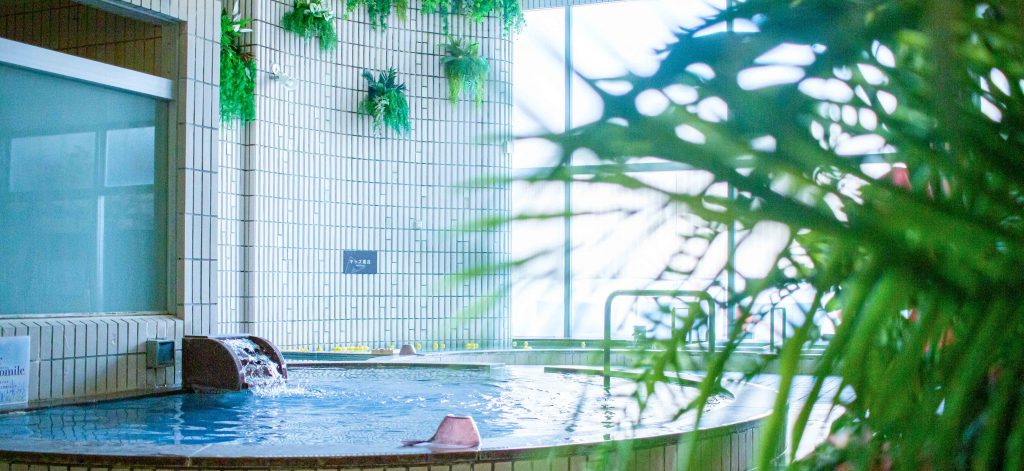 滋賀県大津市にある「おふろcaféびわこ座」はインドア派もでかけたくなる！ こもって楽しめるお風呂カフェるるぶ&more