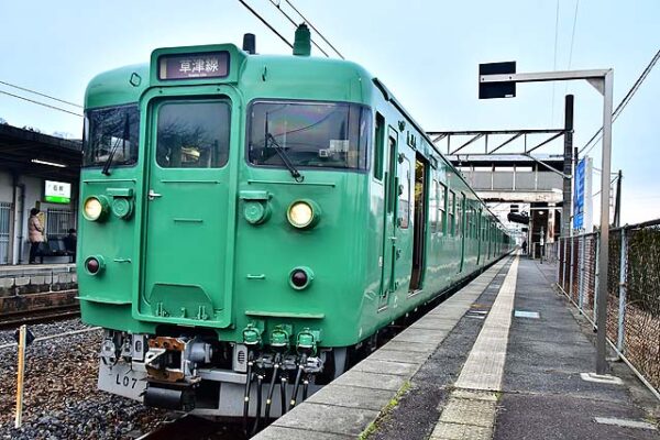 行かねばならぬ関西本線非電化区間あと２駅 青春18きっぷ握りしめ柘植に降り立つ - ニッカン鉄道倶楽部 -