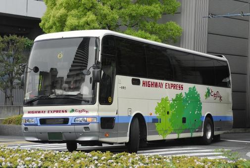 観光バス 高速バスのイラスト無料のフリー素材 イラストエイト