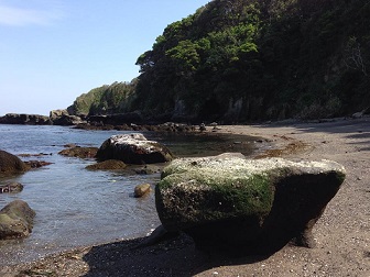 隆起石灰岩の迫力！古宇利島の天然ビーチ「トケイ浜」J-TRIP Smart Magazine