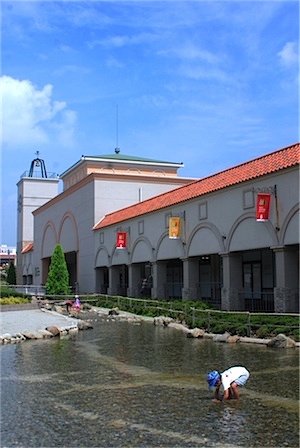 本日から明日まで こども夢の商店街、開催中です✨🎁子どもたちが、「お店屋さん」や「オシゴト」に参加して、おむすび通過を手に入れながら、企業や就職を体験できる場となっております🎵みなさん、素晴らしいお店を準備してくれています👏 ぜひ、お立ち寄りください