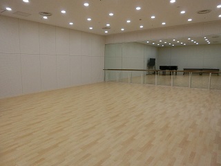 盛岡紅葉 2023・2024盛岡市中央公民館で楽しむ秋の紅葉：魅力とアクセス情報 -