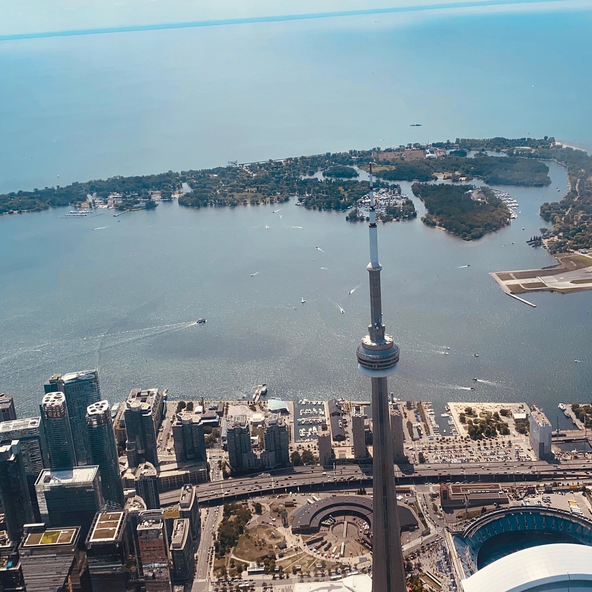 トロント旅 カナダ最強の観光地・CNタワーと鉄オタ必見の鉄道まみれのラウンドハウスCamoor -カメラの楽しさを提案するWebマガジン