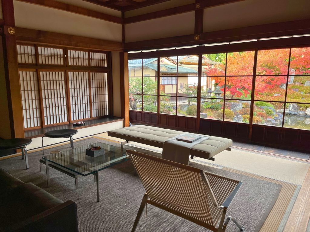 年末に行った両足院でのフリッツハンセンの展示 長男と見に行きよい思い出になりました。 京都、インバウンドで人はすごいかもしれないけど、やっぱり最高に私にとってパワースポットです。今年も何回か行きたいです✨ Exhibition