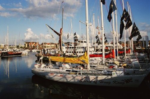イギリス タイタニック号が出港した街 サウサンプトンの見どころ旅の図書館