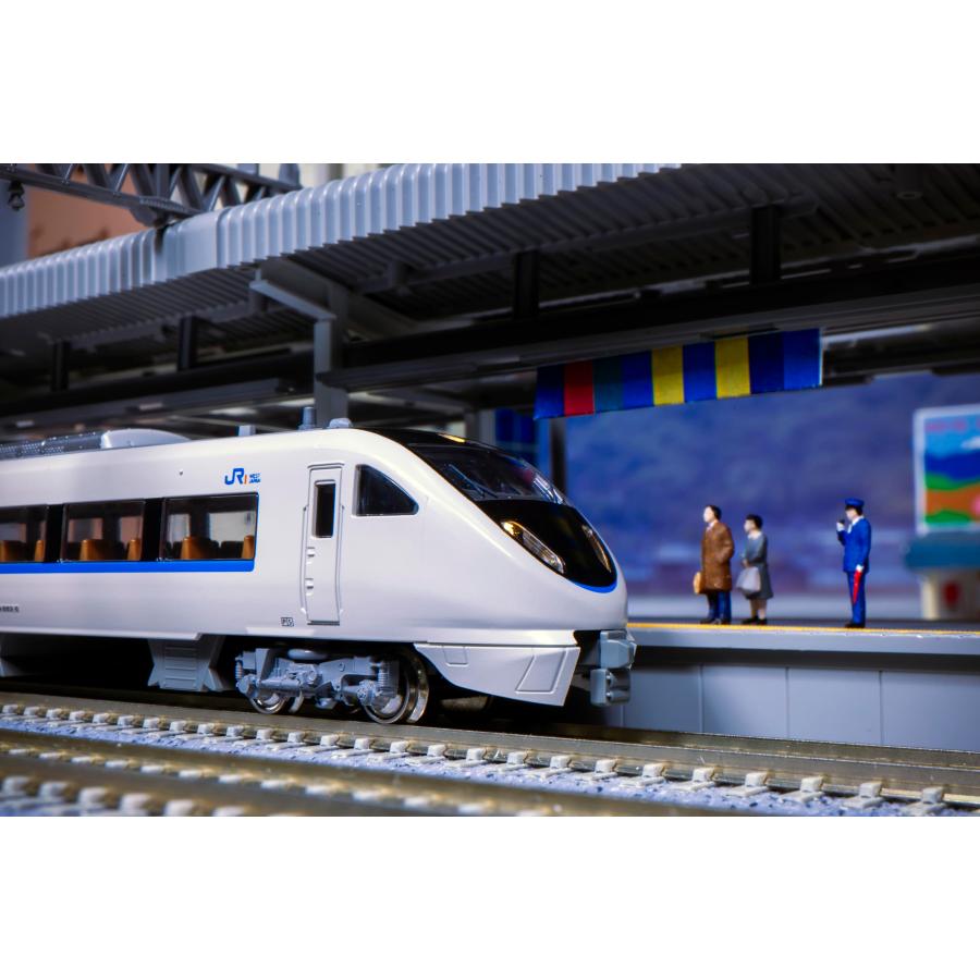 名列車で行こう！ 徹底比較 683系0番台と4000番台の違い