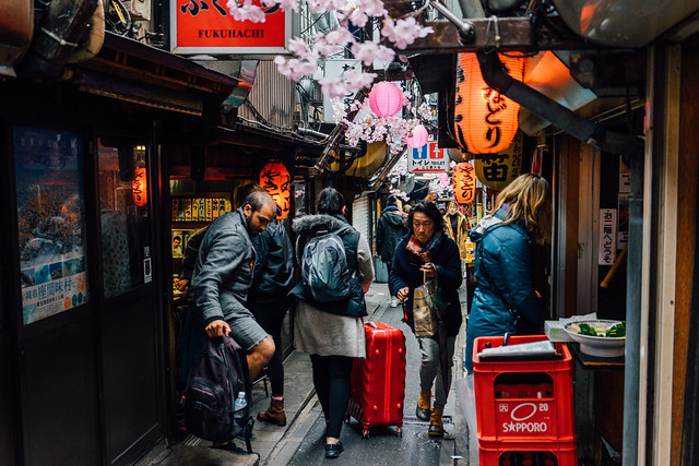 街解剖！新宿思い出横丁ってどんなところ？ - 店舗開発・新規出店マガジンTEMPOLY