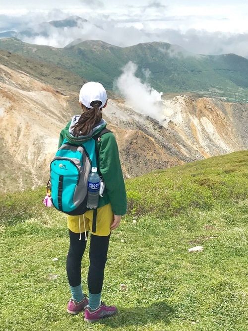 女性向け 山登りはおしゃれな服装で楽しもう！ 服選びの基本と季節ごとのコーデ例