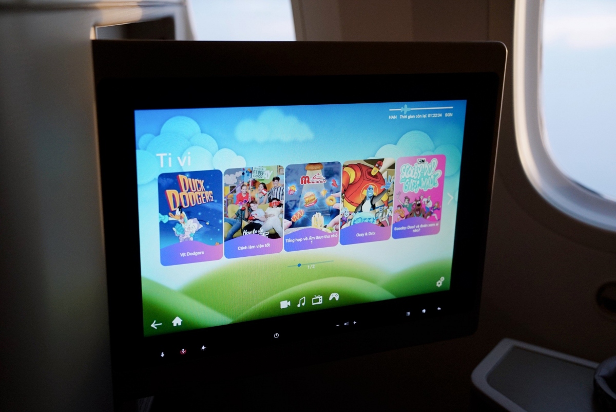 ベトナム航空、客室乗務員とパイロットの制服を15年ぶりに一新へ観光- VIETJOベトナムニュース