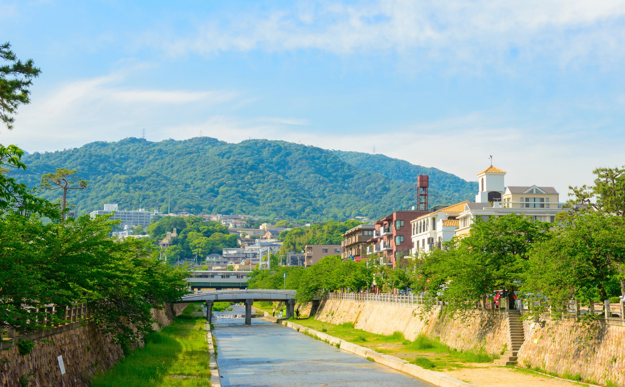芦屋 高級住宅地と有名人: 神戸