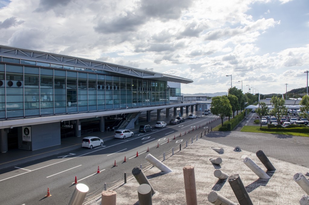 広島空港のラウンジをフル活用。ビジネスラウンジは到着後も利用可能広島の格安航空券・LCCの比較検索予約サイト トラベリスト