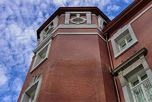 東京駅内で、創建当時の構造煉瓦が見学できる場所 - Riru