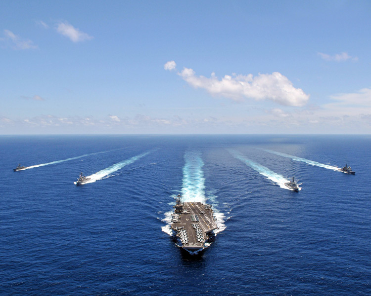 アメリカ海軍空母エイブラハムリンカーンが横須賀港を出航 USS AbrahamLincoln CVN72