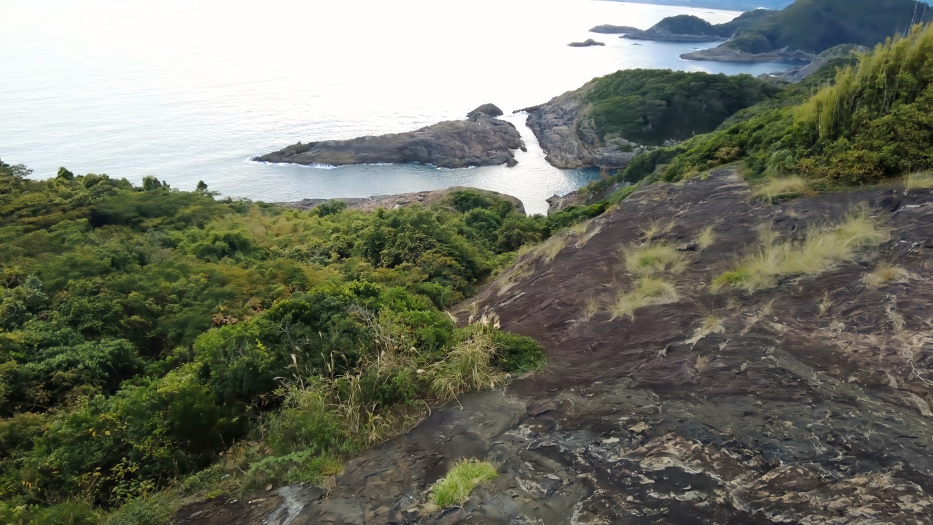 クルスの海」は恋愛成就や仕事運アップのパワースポット！？魅力や楽しみ方、注意点を紹介 - 日向サーフキャンプ