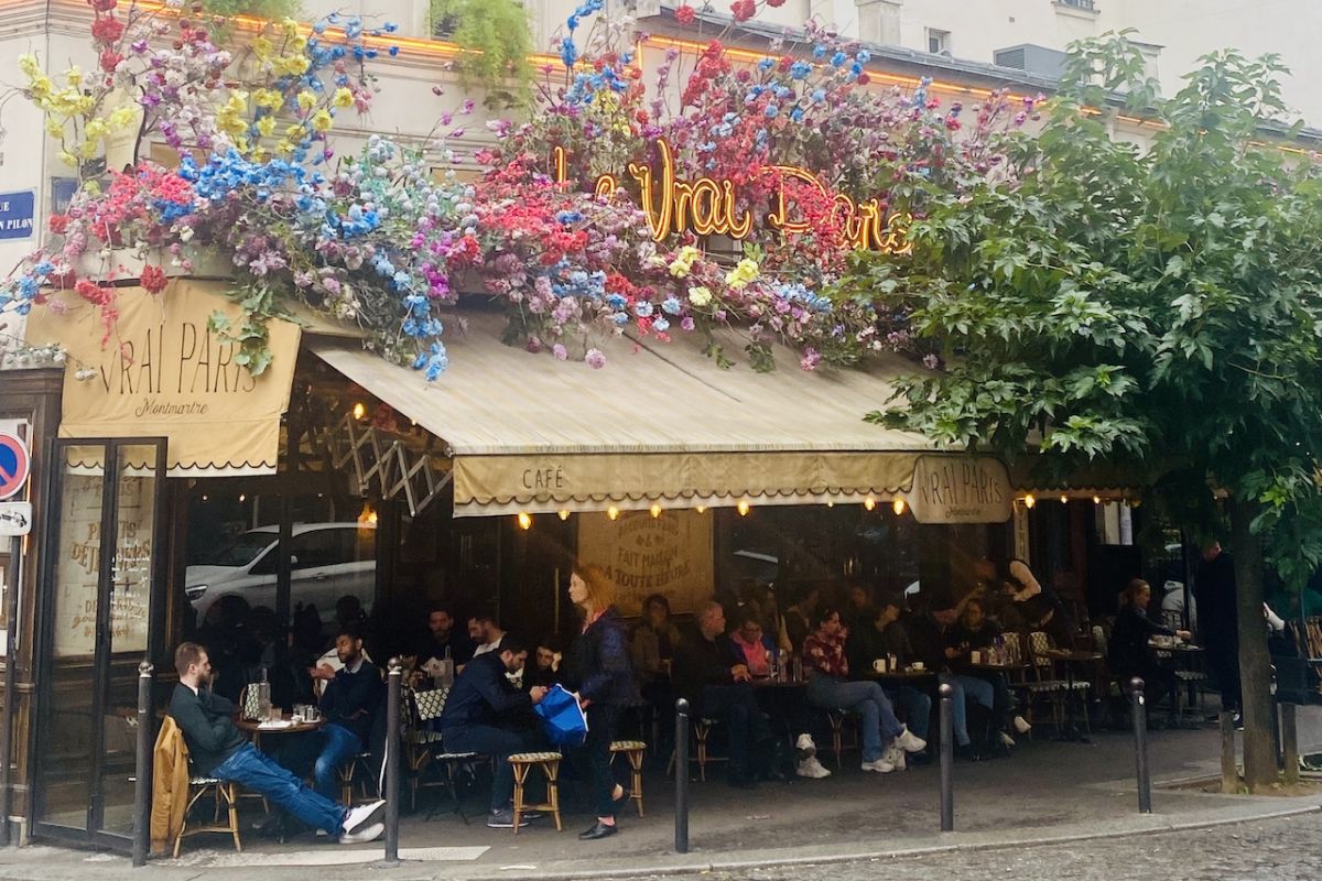 朝カフェ活動！パリを朝から満喫する①左岸編地球の歩き方