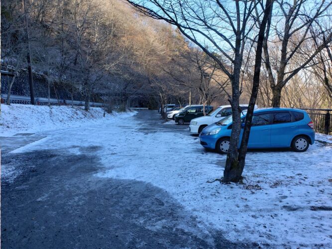 群馬県 伊香保温泉街の有名な階段の頂上にあるのは伊香保神社と無料駐車場セミ坊主は体験した