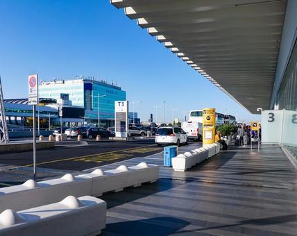 2,058 レオナルドダヴィンチ国際空港 Stock Photos,