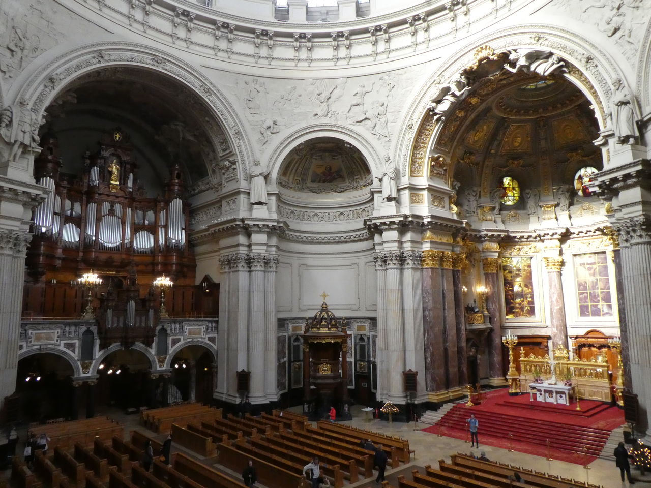 ベルリン大聖堂ミッテ- ツアーとアクティビティエクスペディア