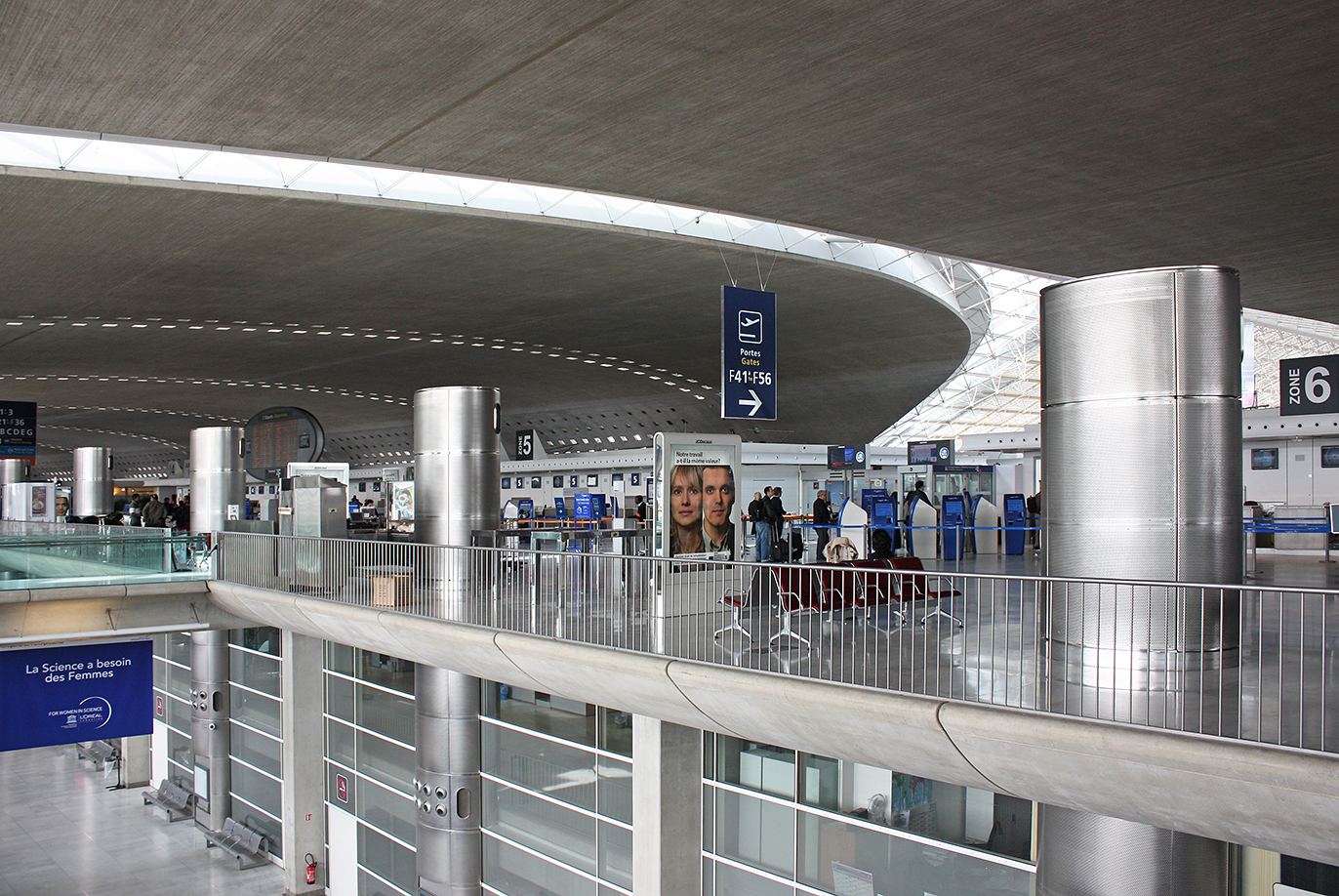 母と娘のパリ日記-12 シャルルドゴール空港、また来るねフランスnana母と娘のパリ日記2025更新中