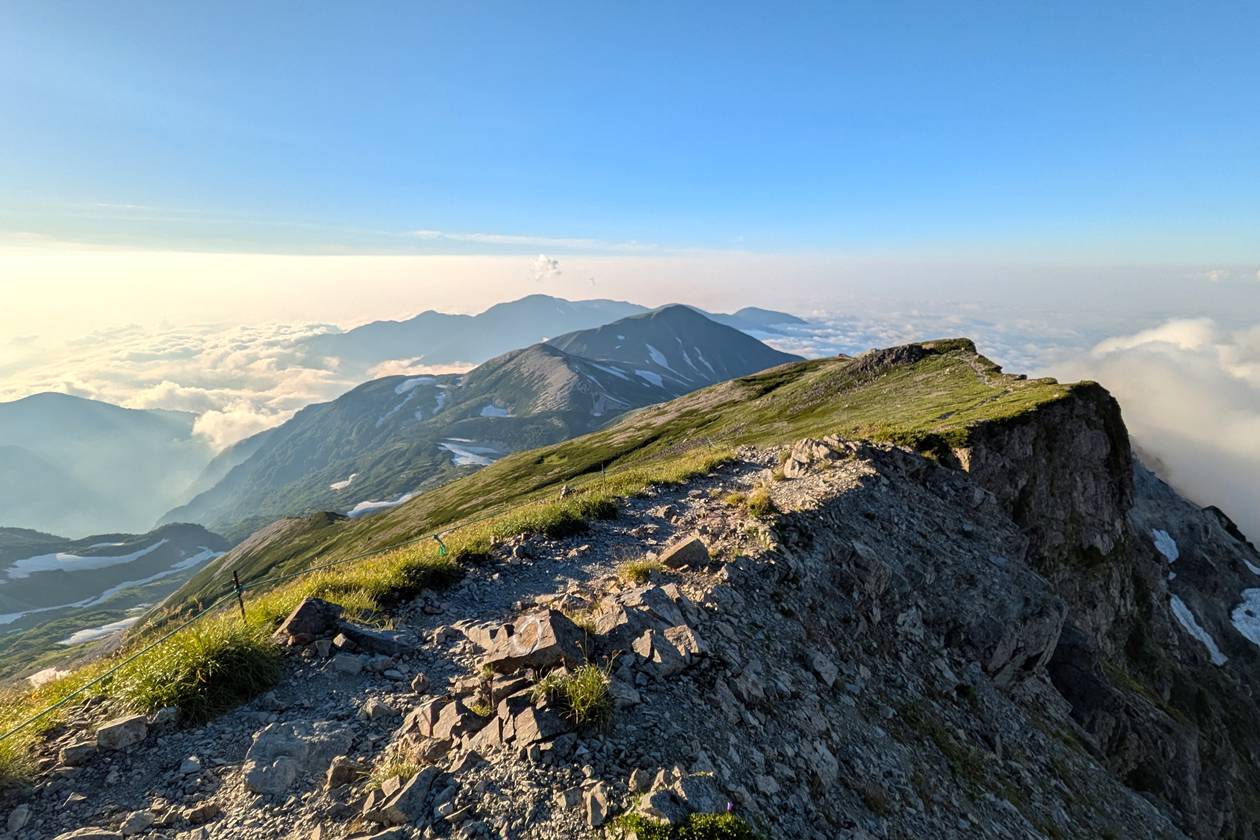 白馬岳頂上宿舎」北アルプスの山小屋完全ガイドPEAKS