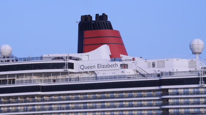 大阪 「クイーン・エリザベス」7年ぶりの寄港！船内ツアー＆キュナードオリジナル日本酒地球の歩き方