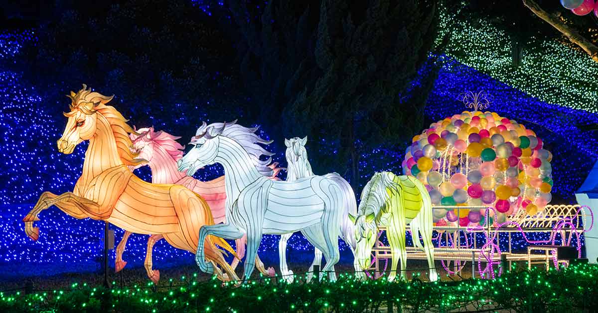 西武園ゆうえんちの夕日の街灯りイルミネーションを楽しもう