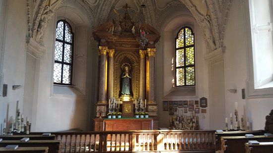 アイスランドのシンクヴェトリル国立公園にあるシンクヴェトリル教会。アイスランドの小さな教会Premium写真