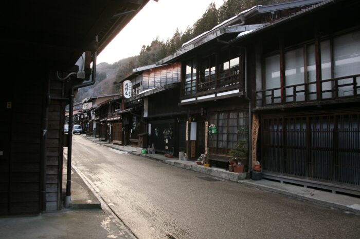 雪素材 雪降る奈良井宿 長野県 の写真素材95187672- PIXTA